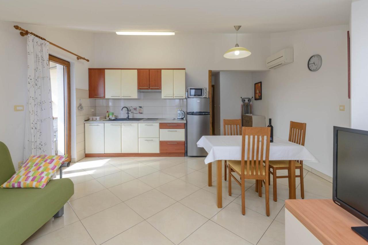Apartments Milar โรวีน ภายนอก รูปภาพ