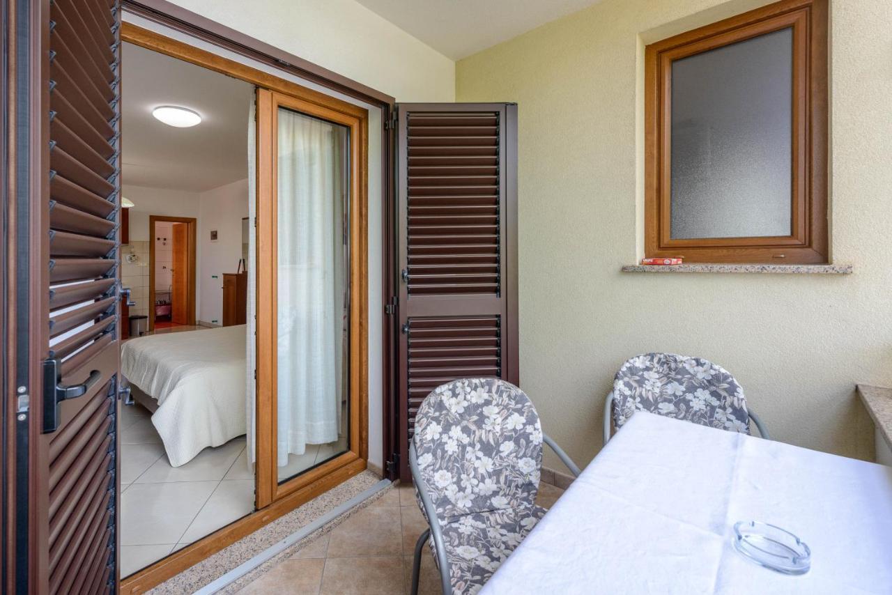 Apartments Milar โรวีน ภายนอก รูปภาพ